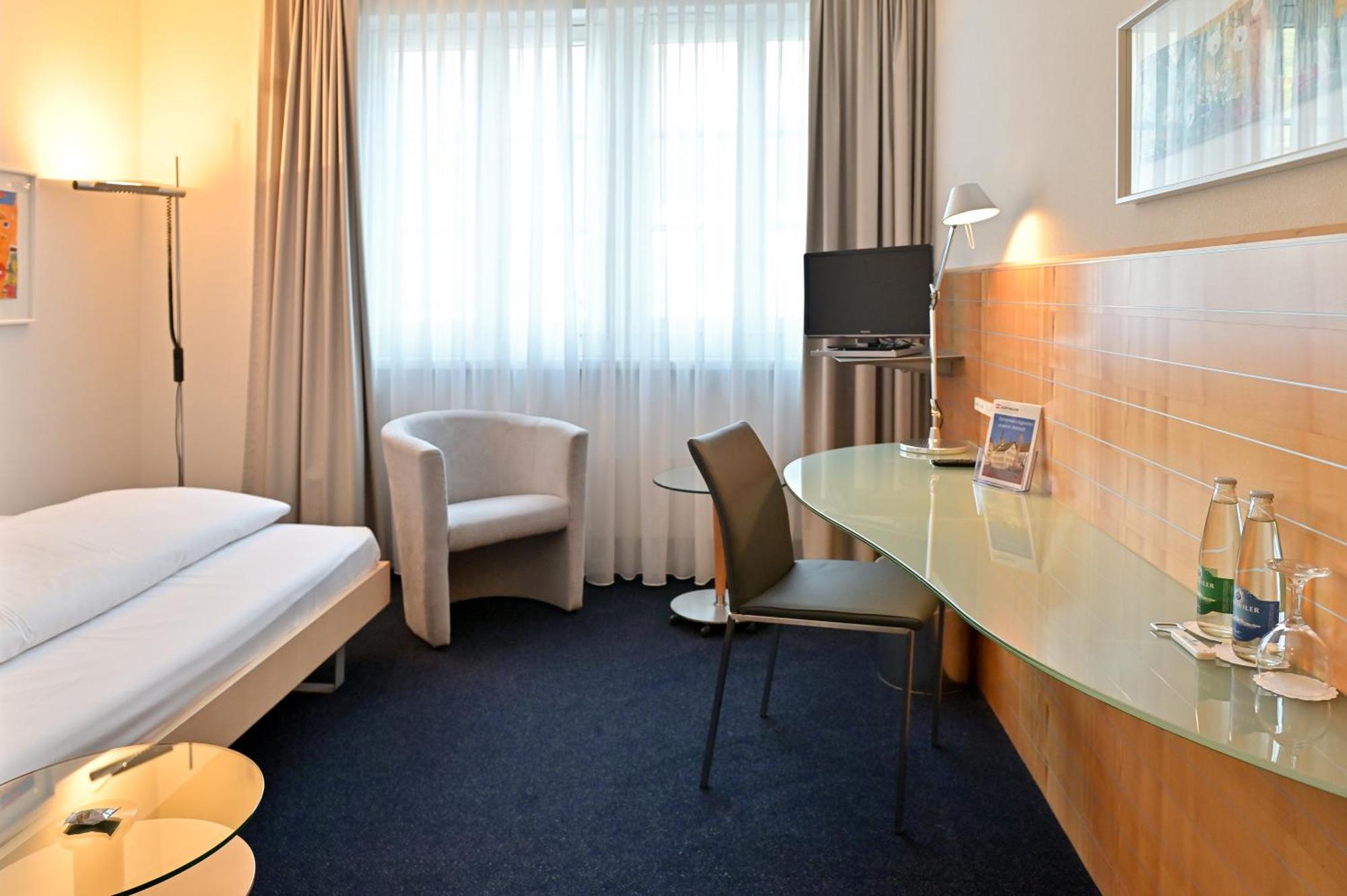 Hotel Зофинген Екстериор снимка