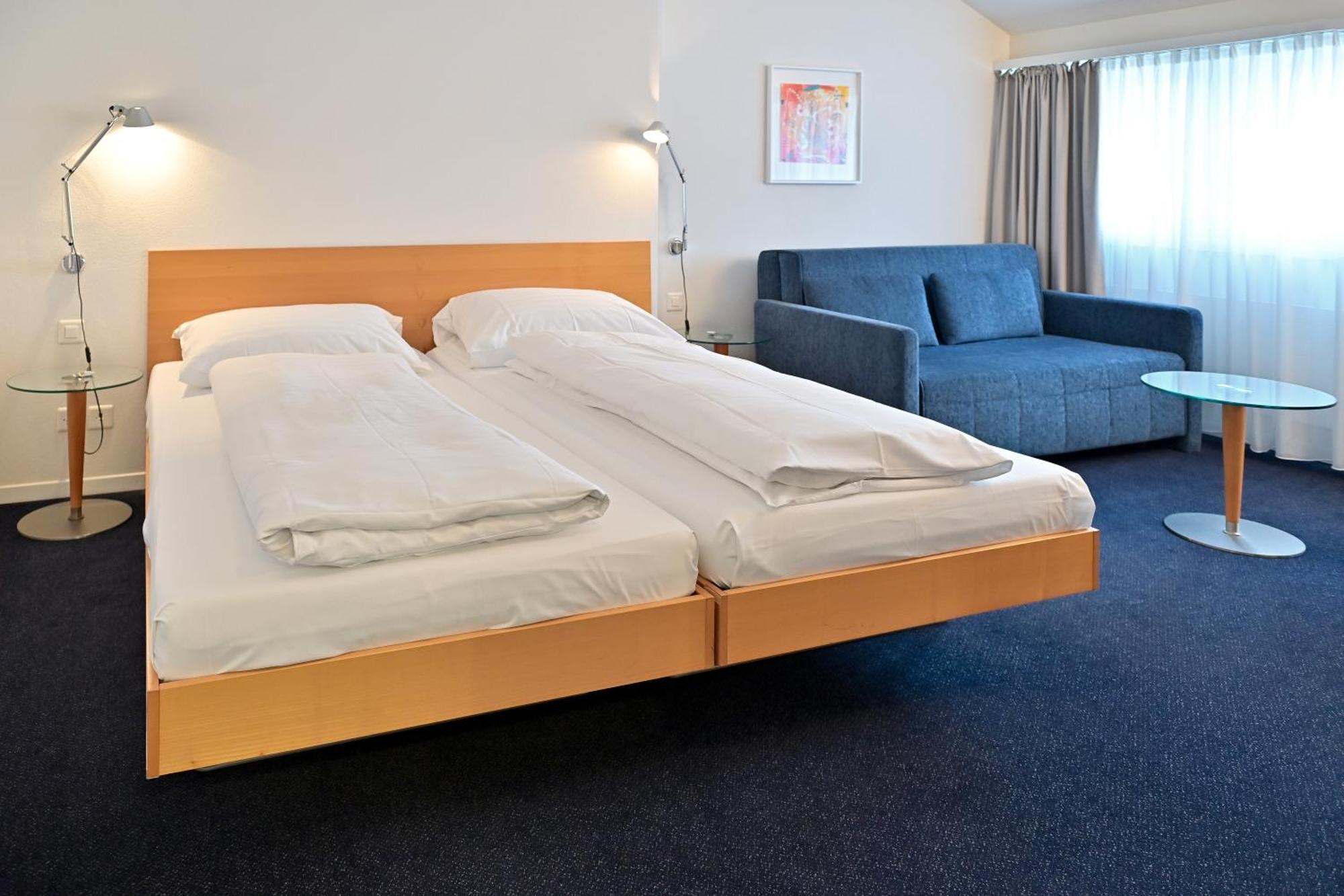 Hotel Зофинген Екстериор снимка
