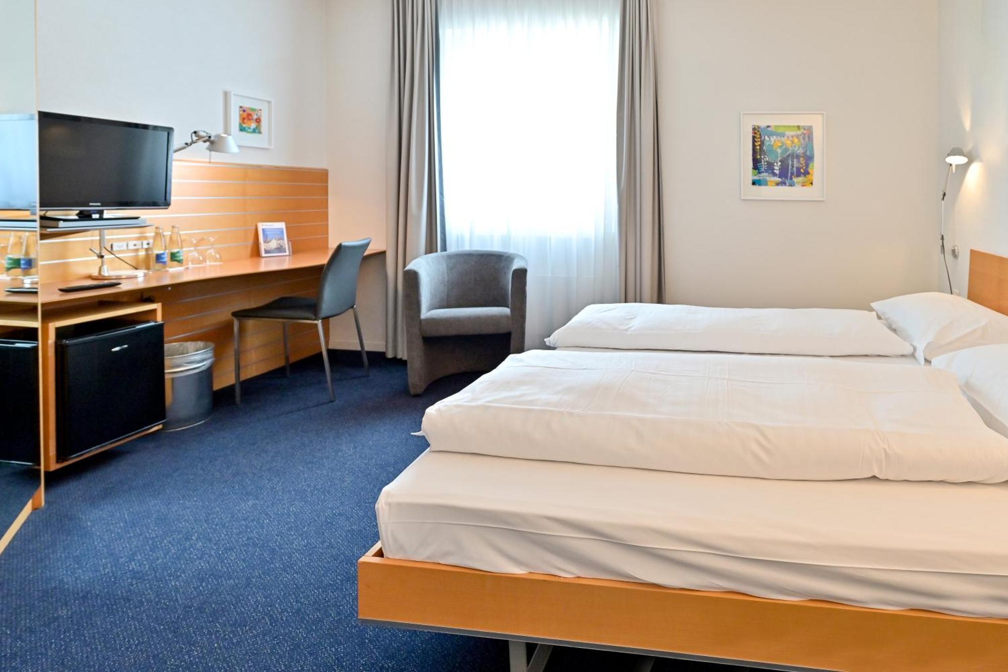 Hotel Зофинген Екстериор снимка